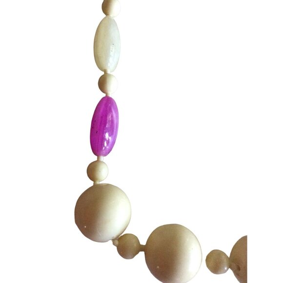 Vintage Cream Purple Bead  Necklace  Retro  Costume Plastic Jewelry - Picture 2 of 4